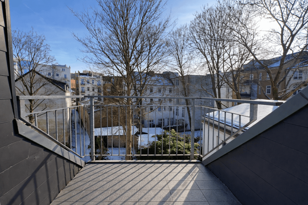 dachgeschosswohnung-hamburg-rotherbaum-balkon