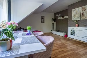 Charmante Dachgeschosswohnung in Hamburg Lokstedt-22-04