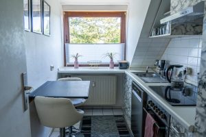 Charmante Dachgeschosswohnung in Hamburg Lokstedt-22-09