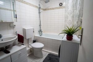 Charmante Dachgeschosswohnung in Hamburg Lokstedt-22-11