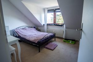 Charmante Dachgeschosswohnung in Hamburg Lokstedt-22-13