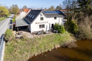 haus-kaufen-duelmen-sandstrasse-luftaufnahme-seitenansicht-solarpanels