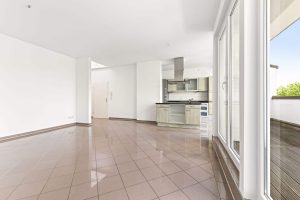 luruper-hauptstrasse-162-06-blick-zur-kueche-und-westterrasse