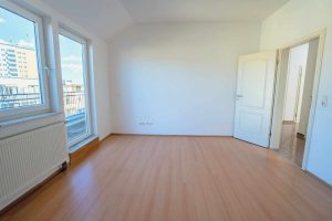 luruper-hauptstrasse-162-13-schlafzimmer-mit-zugang-zur-terrasse
