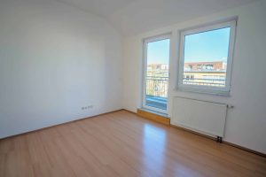 luruper-hauptstrasse-162-15-kinder-und-gaestezimmer-mit-zugang-zur-terrasse