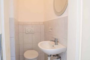 luruper-hauptstrasse-162-19-gaeste-wc