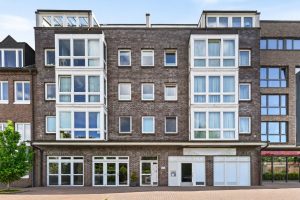 luruper-hauptstrasse-162-22-aussenansicht-strassenseite